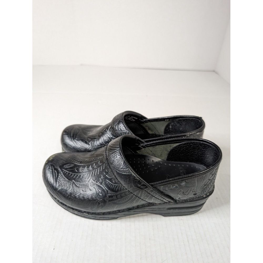 Dansko Clogs Womens 38 Professional Tooled Black Leather Shoes Slip On